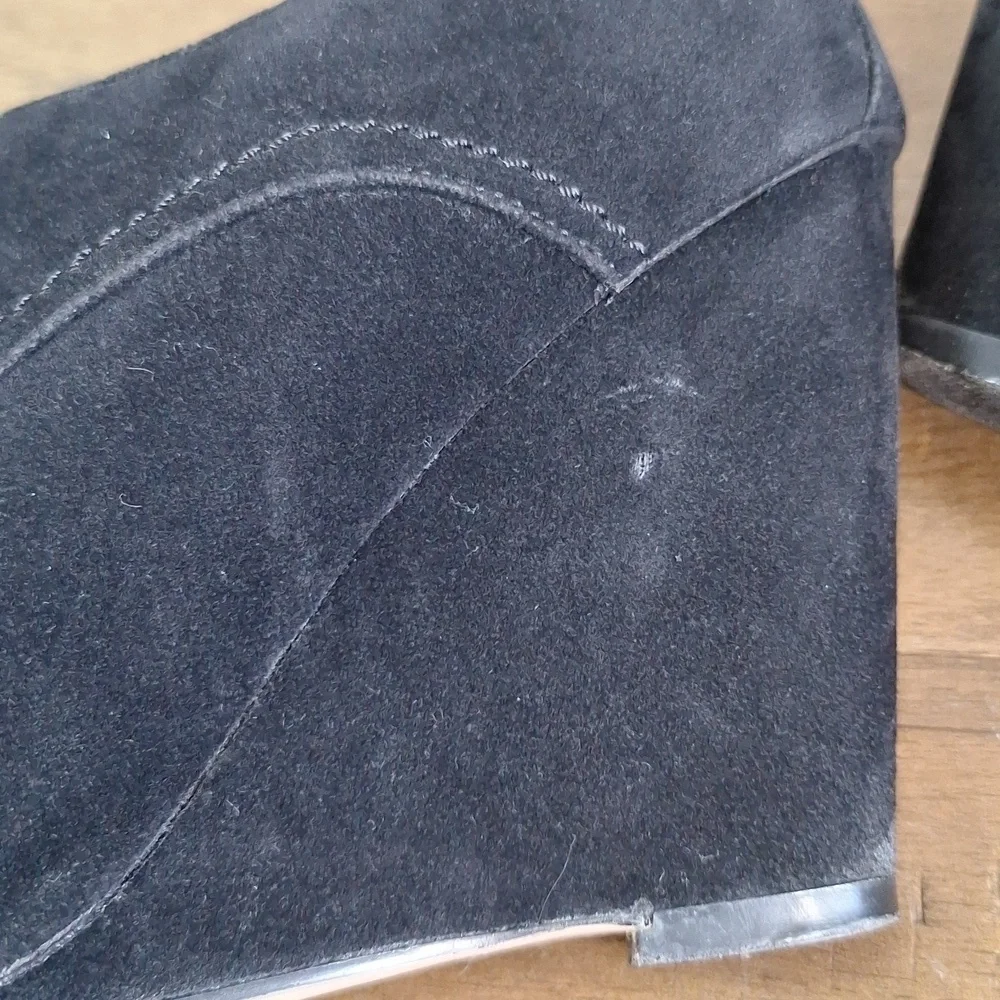 Black Suede Oxford Heels – Size 6